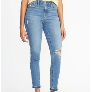 Old Navy Mid-Rise Curvy Skinny Ankle Jeans